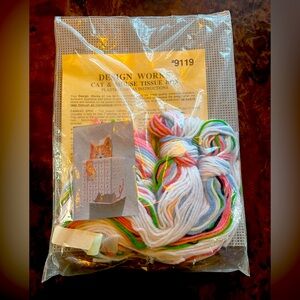 Design Works Cat and Mouse Tissue Box Kit.  #9119